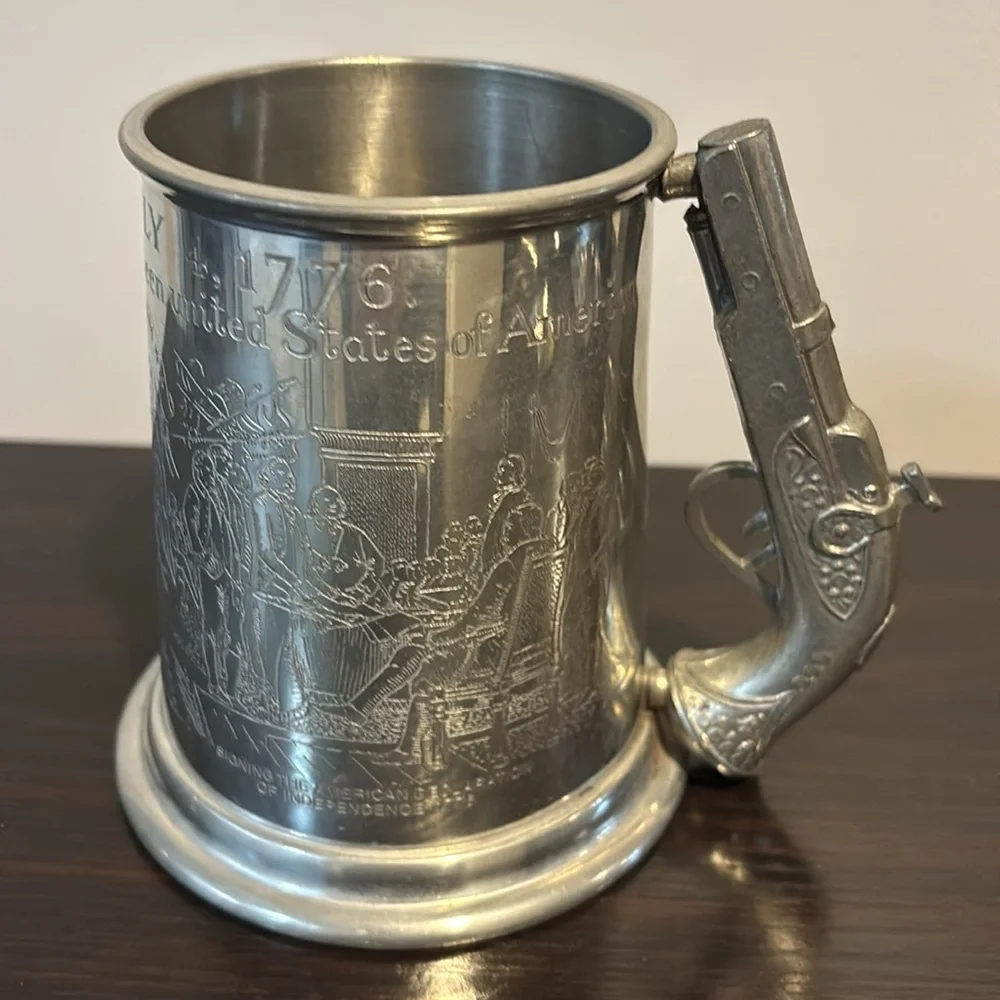 Declaration of Independence glass bottom pewter tankard with pistol hand…